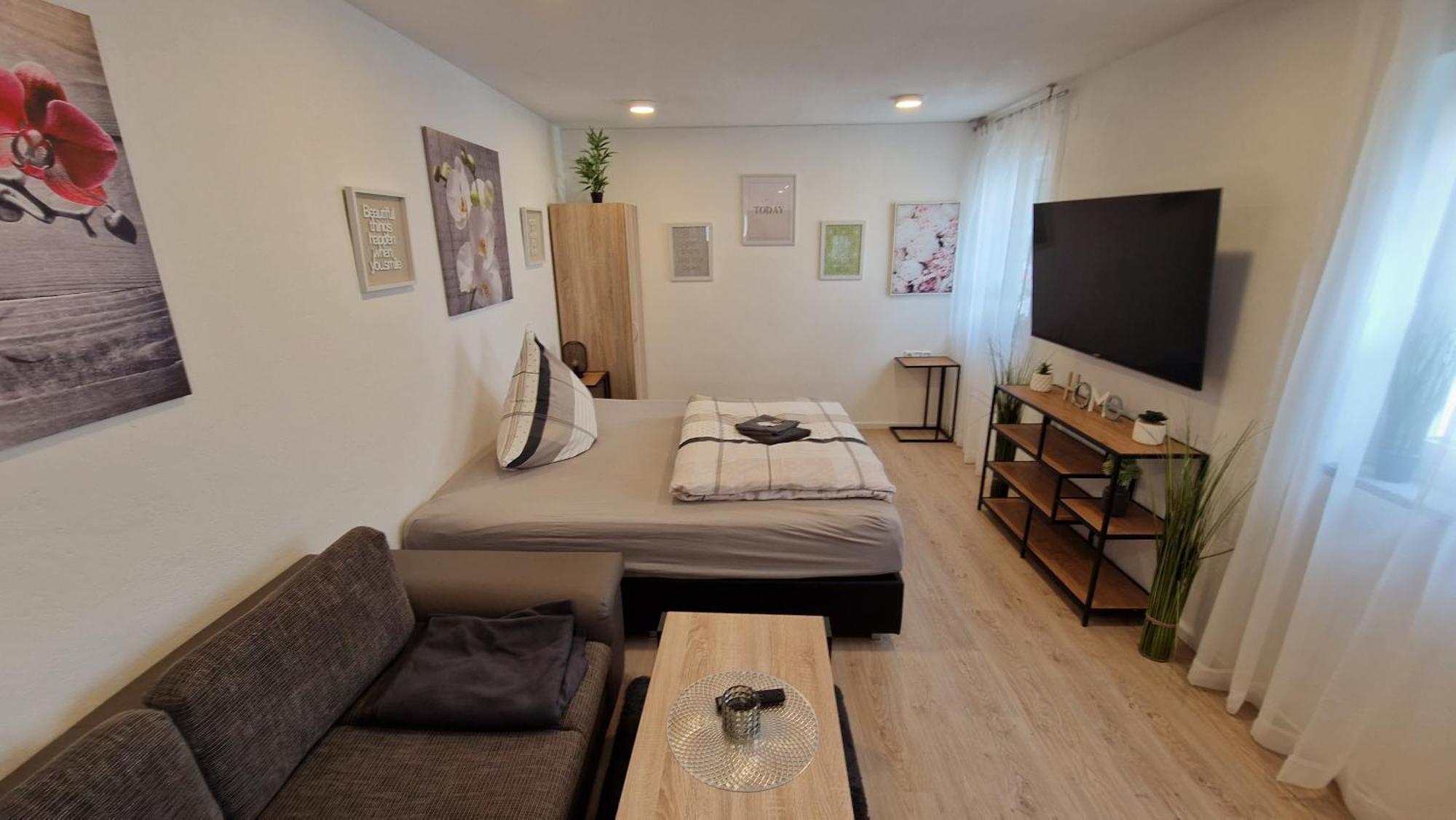 Appartment-Ferienwohnug mit Küche, Bad, kostenlos WLAN und Stellplatz, Modern eingerichtet Roding Zimmer foto