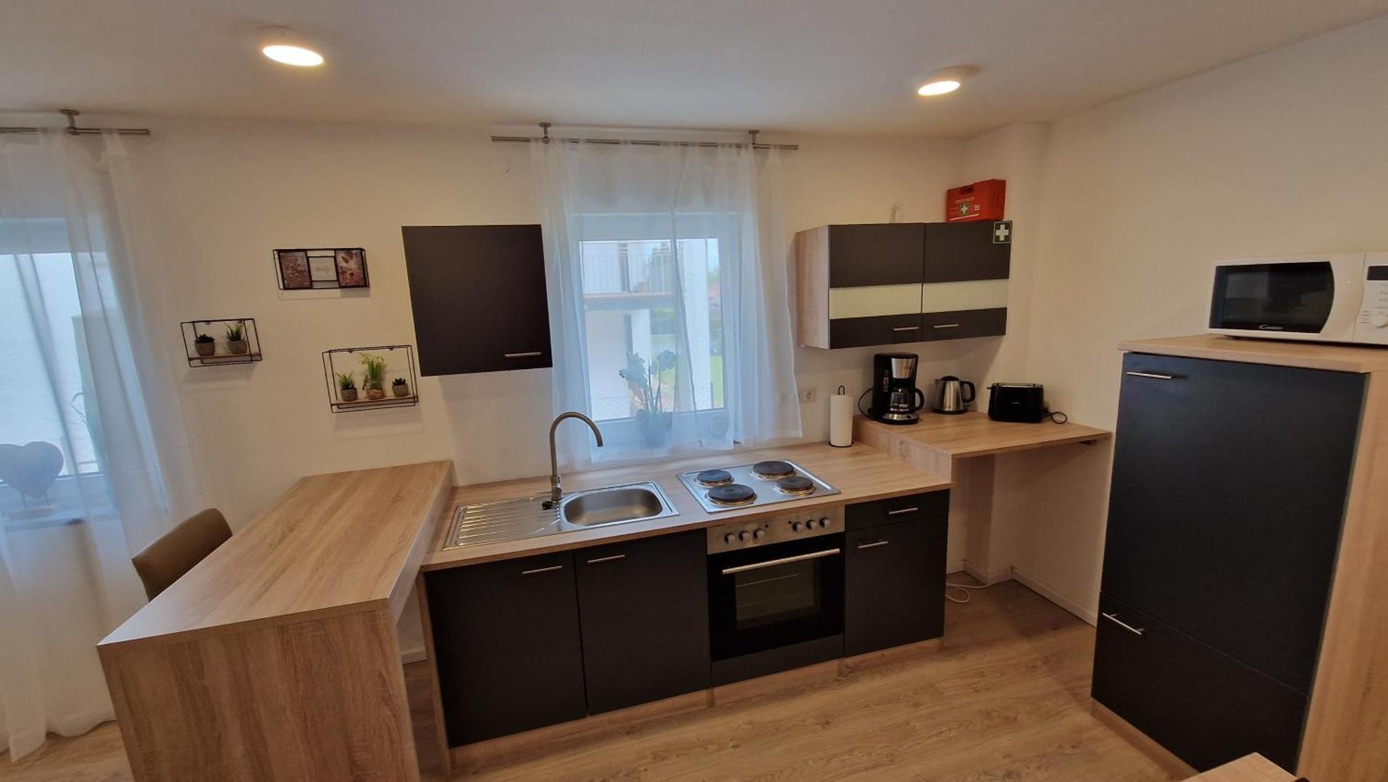 Appartment-Ferienwohnug mit Küche, Bad, kostenlos WLAN und Stellplatz, Modern eingerichtet Roding Zimmer foto