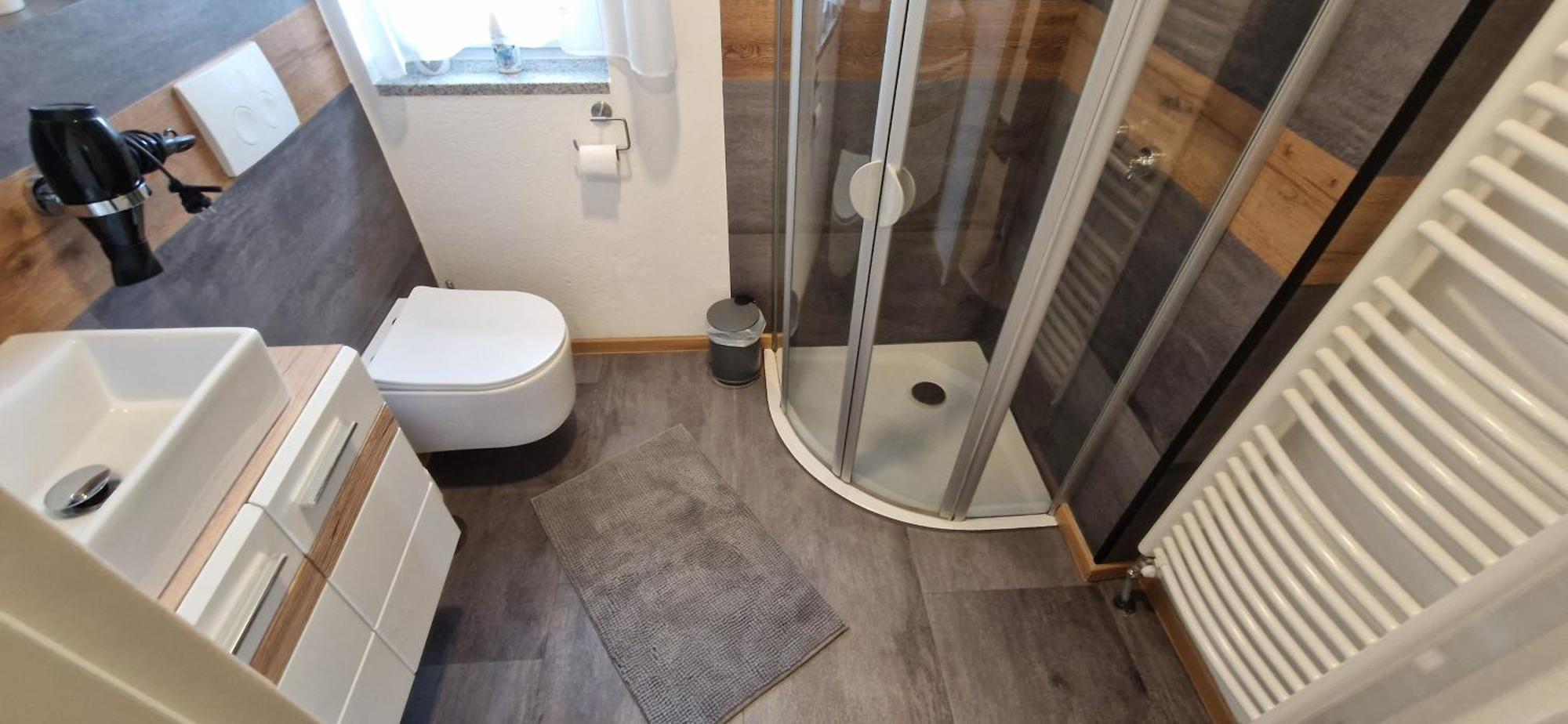Appartment-Ferienwohnug mit Küche, Bad, kostenlos WLAN und Stellplatz, Modern eingerichtet Roding Exterior foto