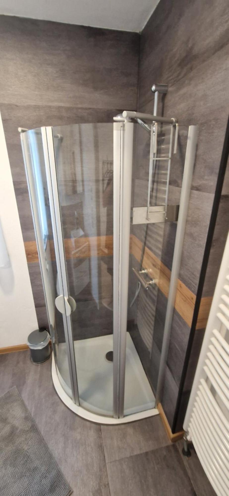 Appartment-Ferienwohnug mit Küche, Bad, kostenlos WLAN und Stellplatz, Modern eingerichtet Roding Exterior foto